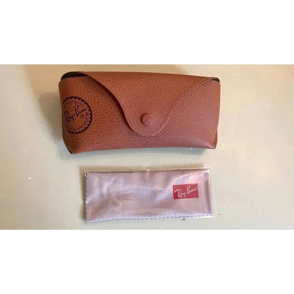 RayBan Brown Leather Snap Closure Sunglasses Carrying Case With Cloth - Picture 2 of 7
